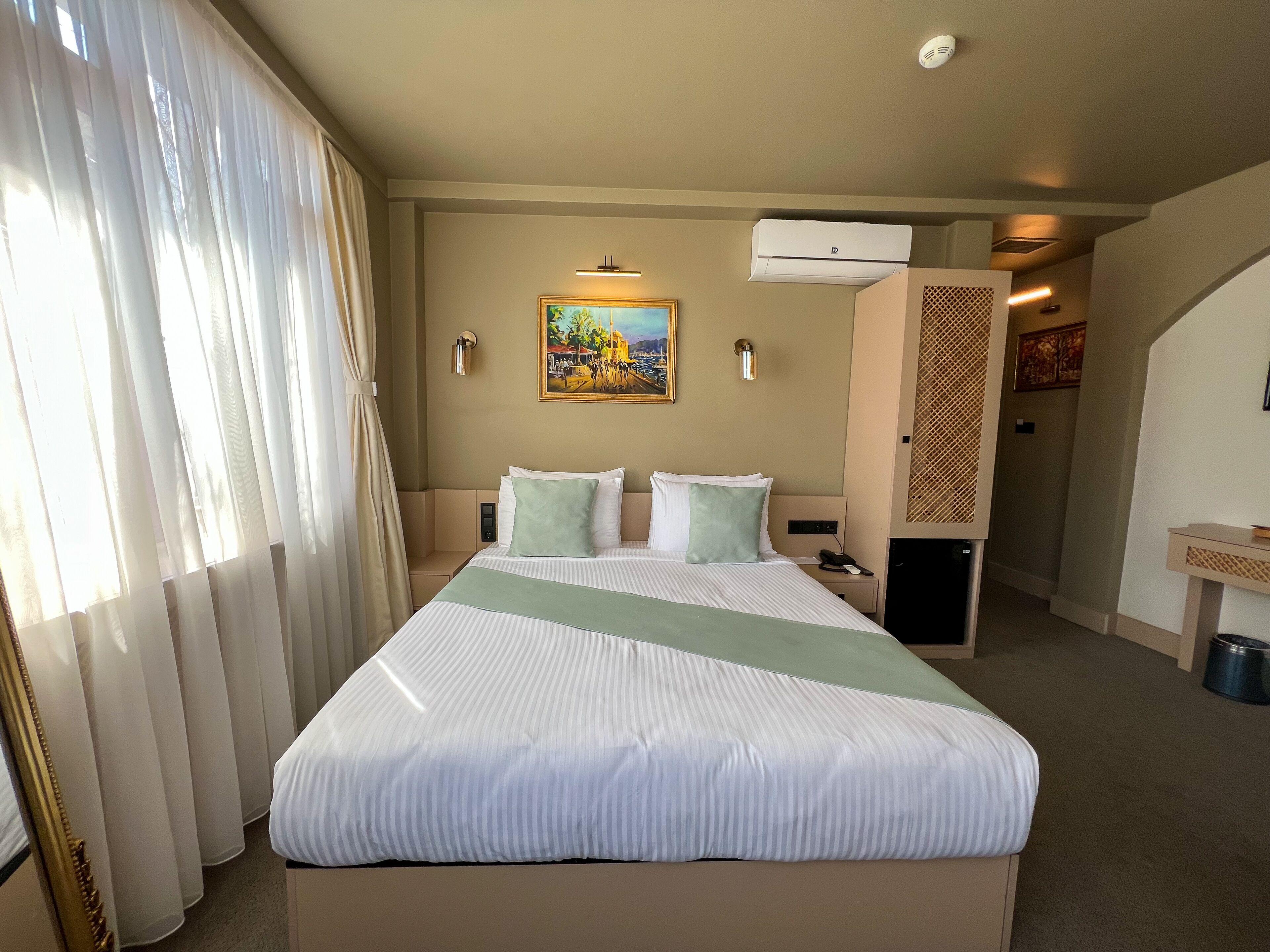 By Kinyas Hotel — Photos 2